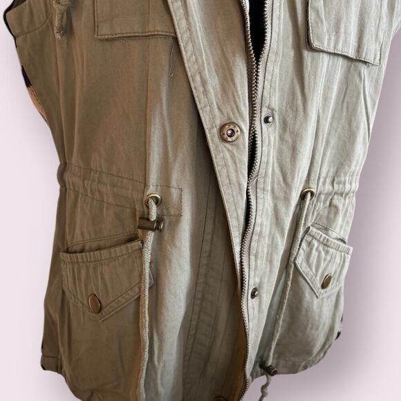 Fashionomics women’s size M vest with hood, back has diamond print sweater - Picture 5 of 10